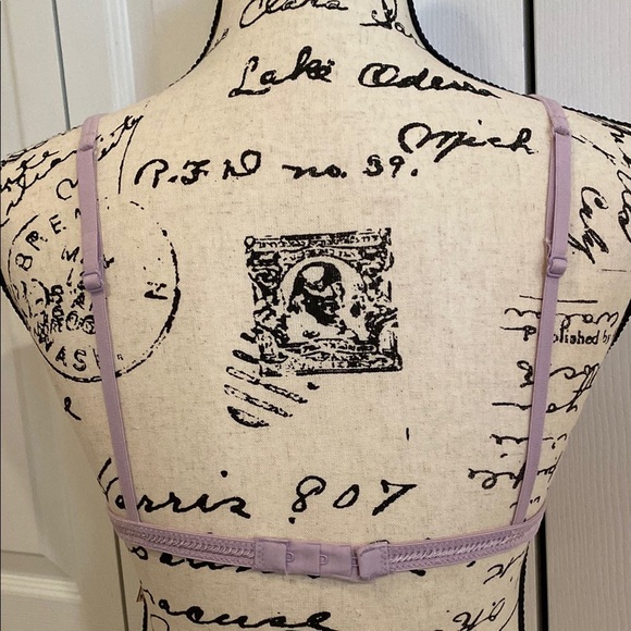 Victoria's Secret Triangle Bralette GORGEOUS Lavender Lace Size Medium - Picture 8 of 11